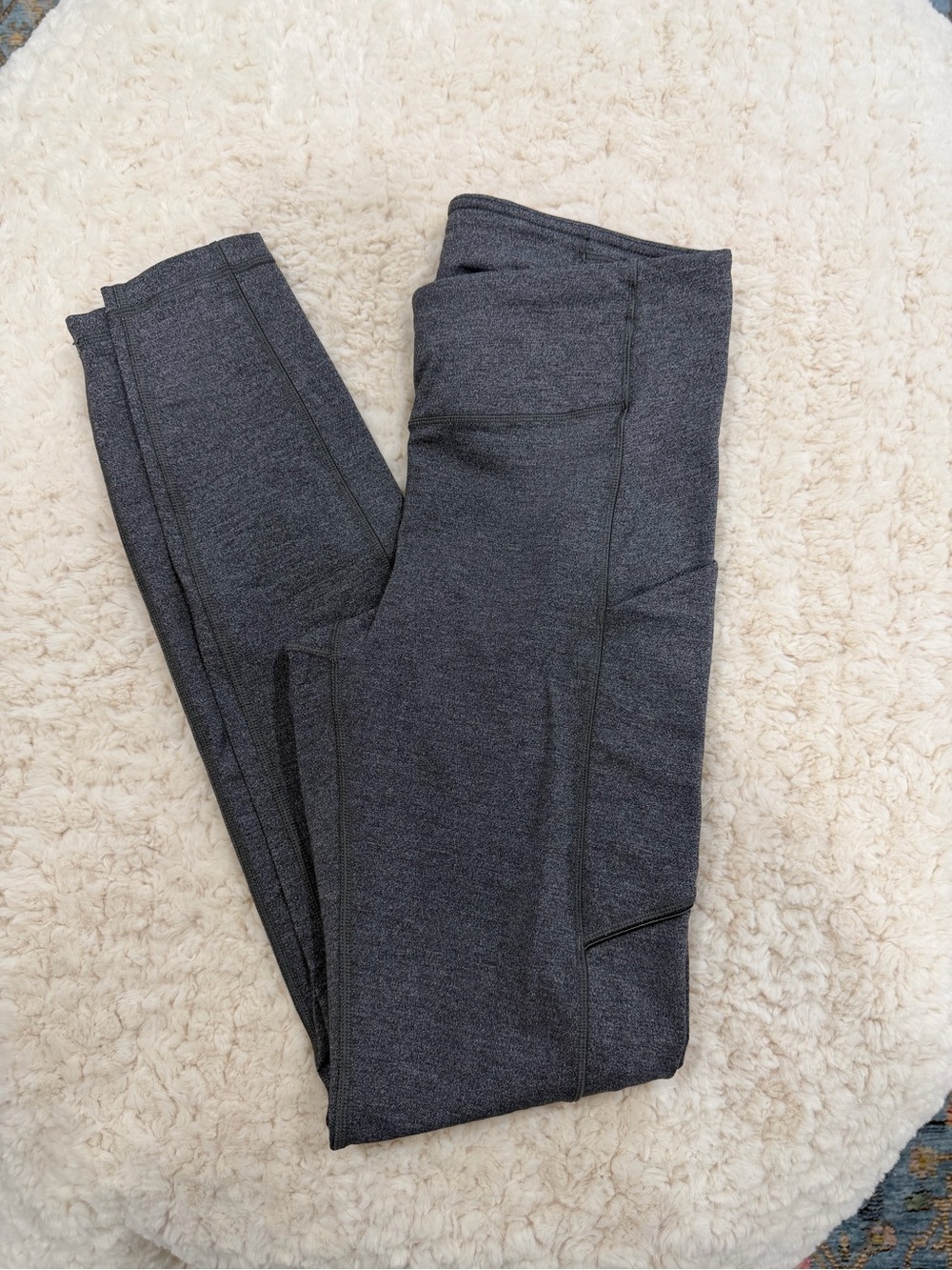 lululemon athletica- women’s size 6 leggings in charcoal grey